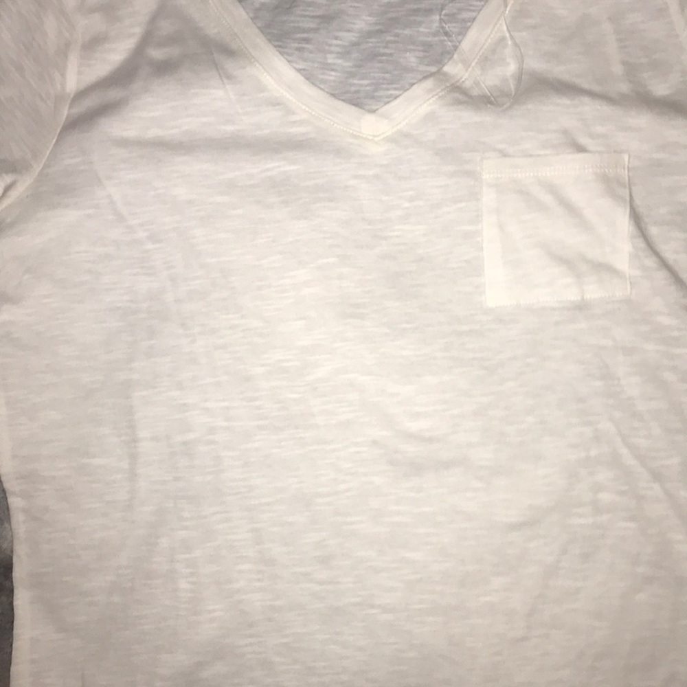 white vneck tee